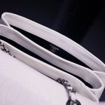 Chanel SMALL FLAP BAG Lambskin LB22830 (6)
