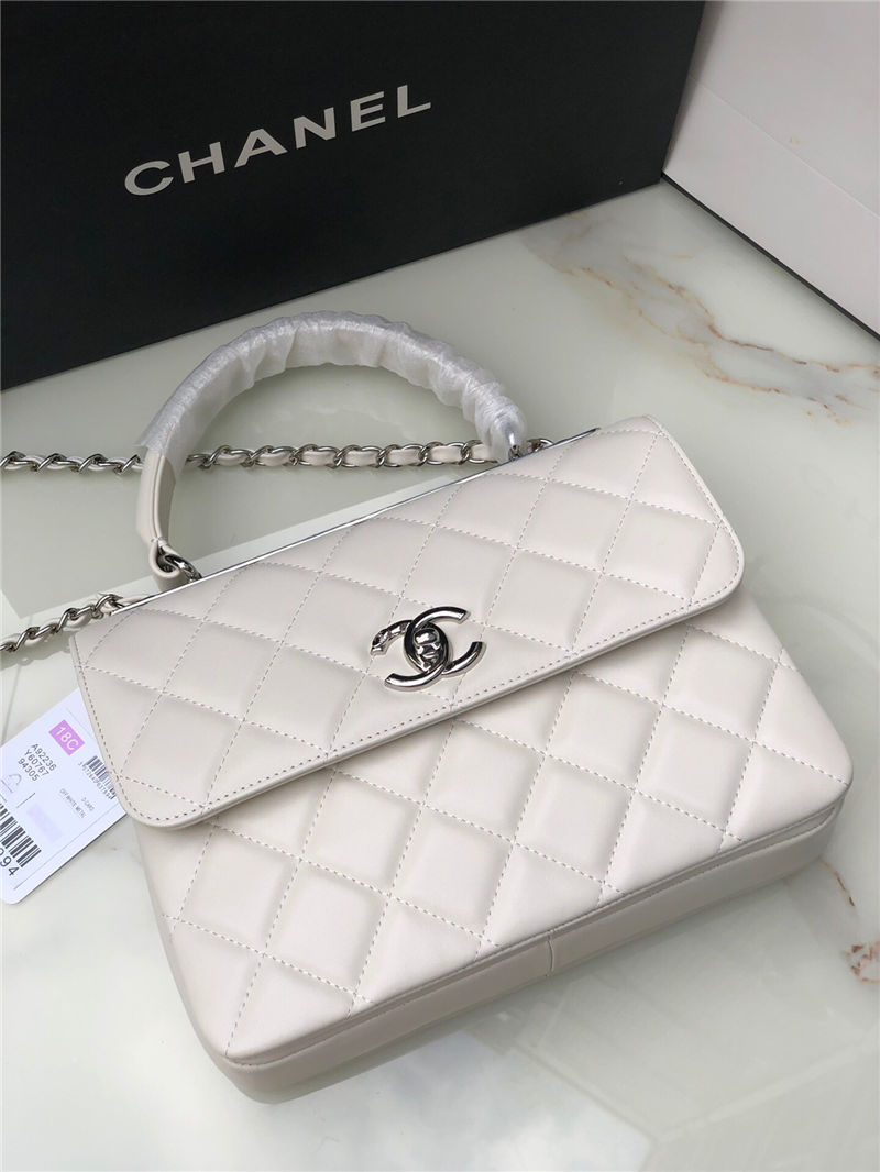 Chanel SMALL FLAP BAG Lambskin LB9631 (2)