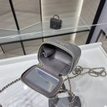 Chanel Small VANITY Lambskin LB14200 (3)
