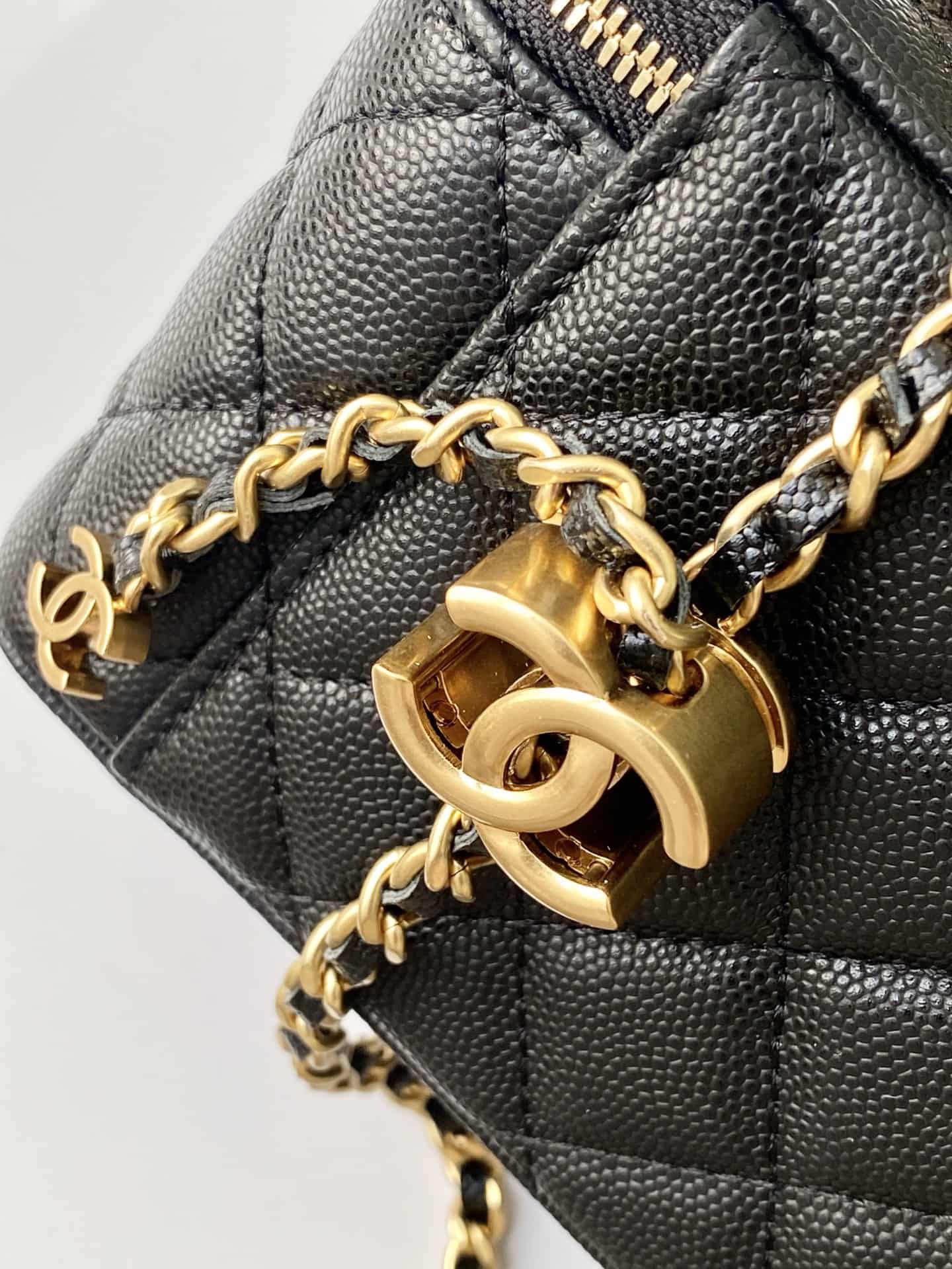 Chanel VANITY Grained Calfskin LB16835 (5)