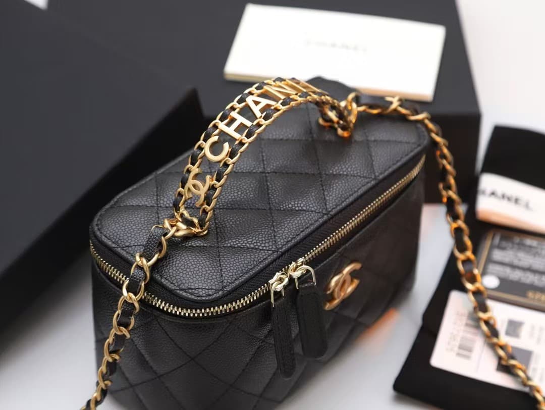 Chanel VANITY Grained Calfskin LB9943 (4)