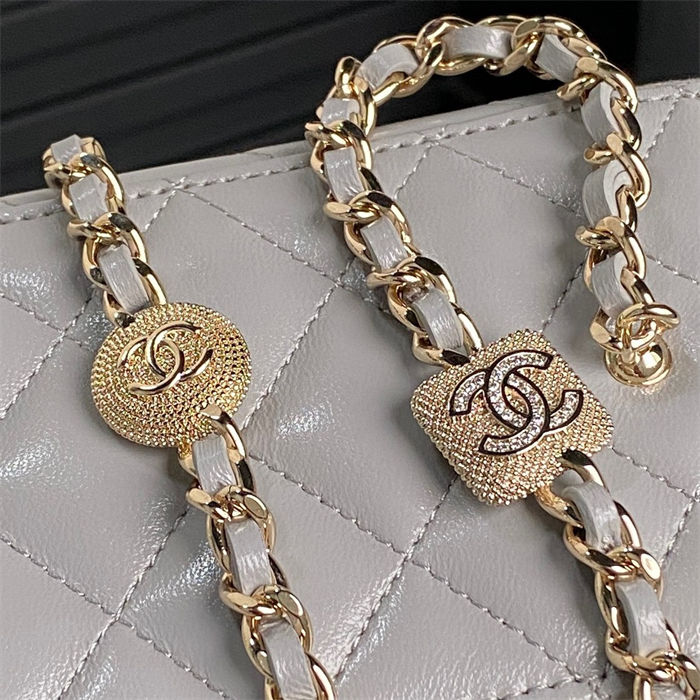 Chanel VANITY Lambskin LB15585 (2)