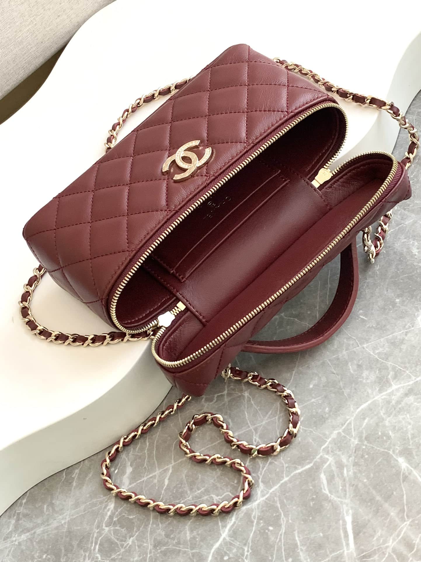 Chanel VANITY Lambskin LB15798 (5)