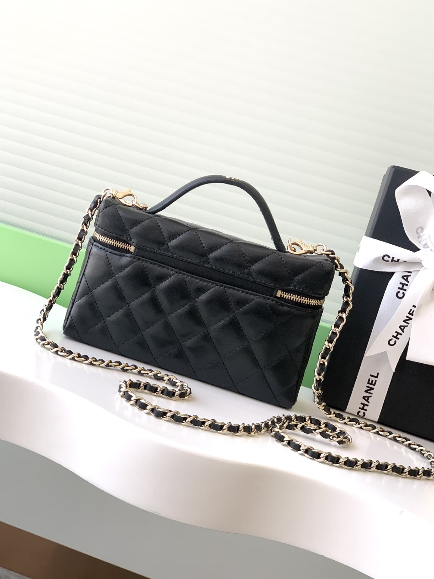 Chanel VANITY Lambskin LB15800 (4)