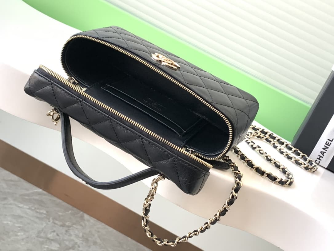 Chanel VANITY Lambskin LB15800 (6)