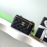 Chanel VANITY Lambskin LB16829 (1)