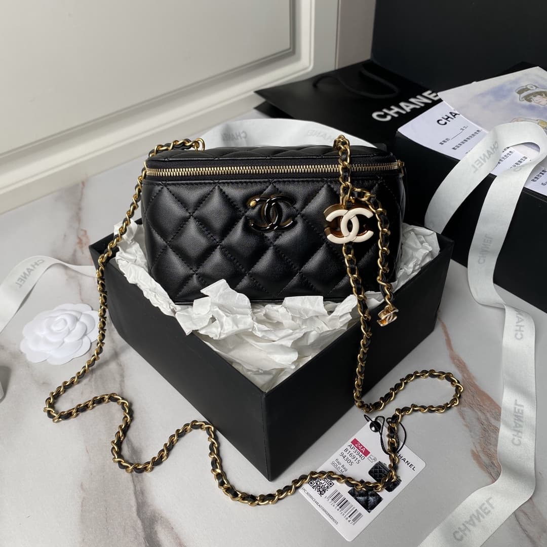 Chanel VANITY Lambskin LB16841 (1)