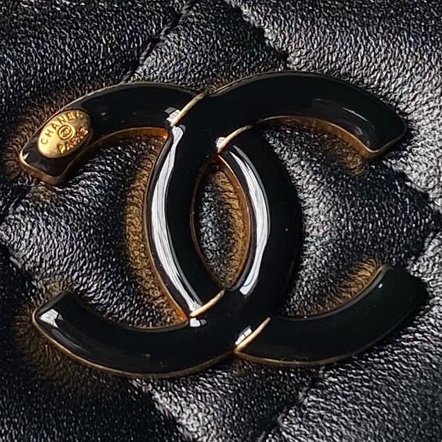 Chanel VANITY Lambskin LB16841 (3)