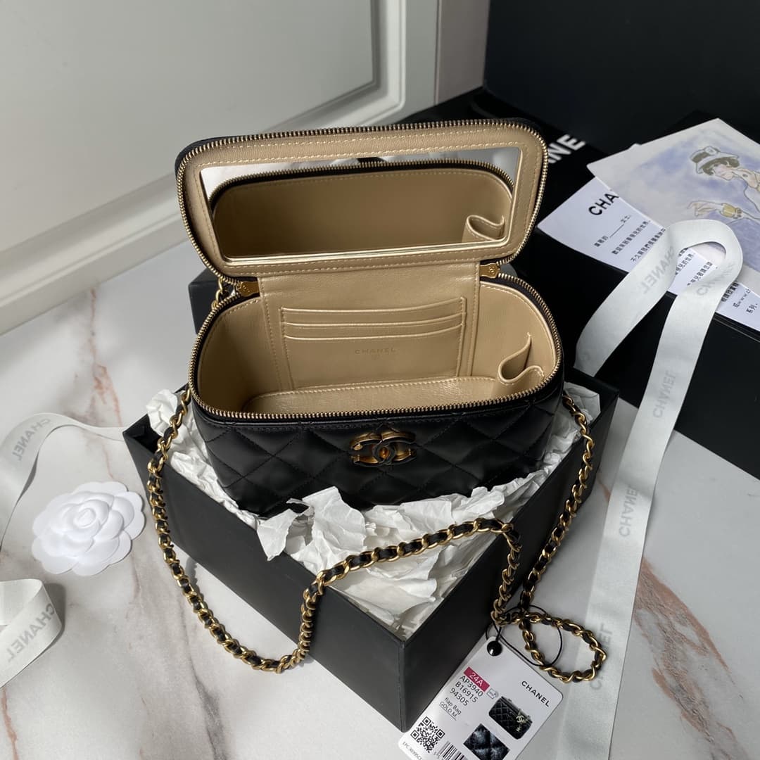 Chanel VANITY Lambskin LB16841 (5)