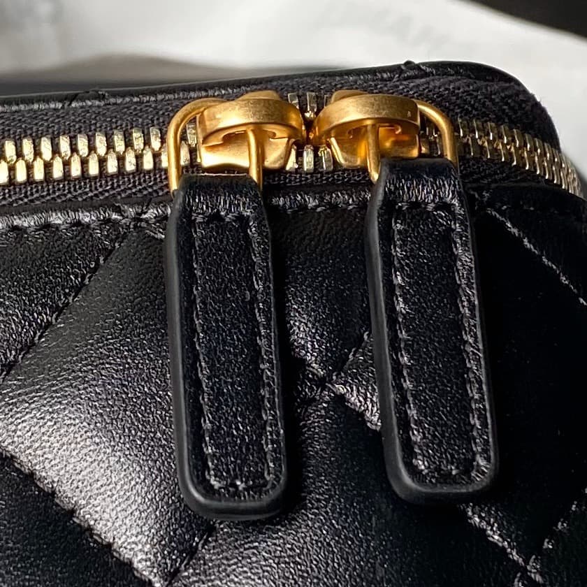 Chanel VANITY Lambskin LB16841 (6)