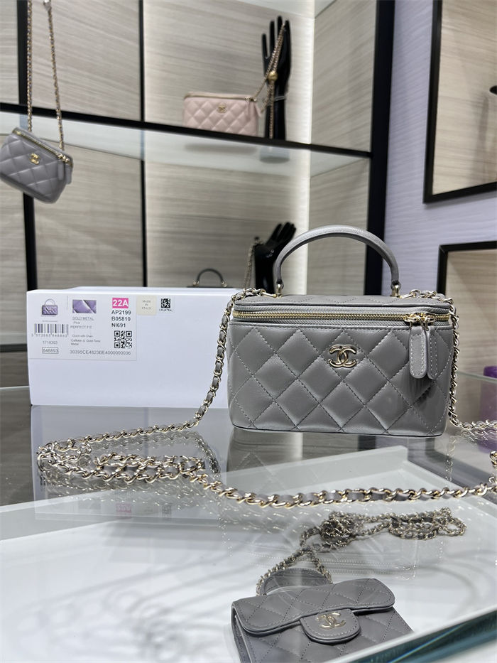 Chanel VANITY Lambskin LB6422 (1)