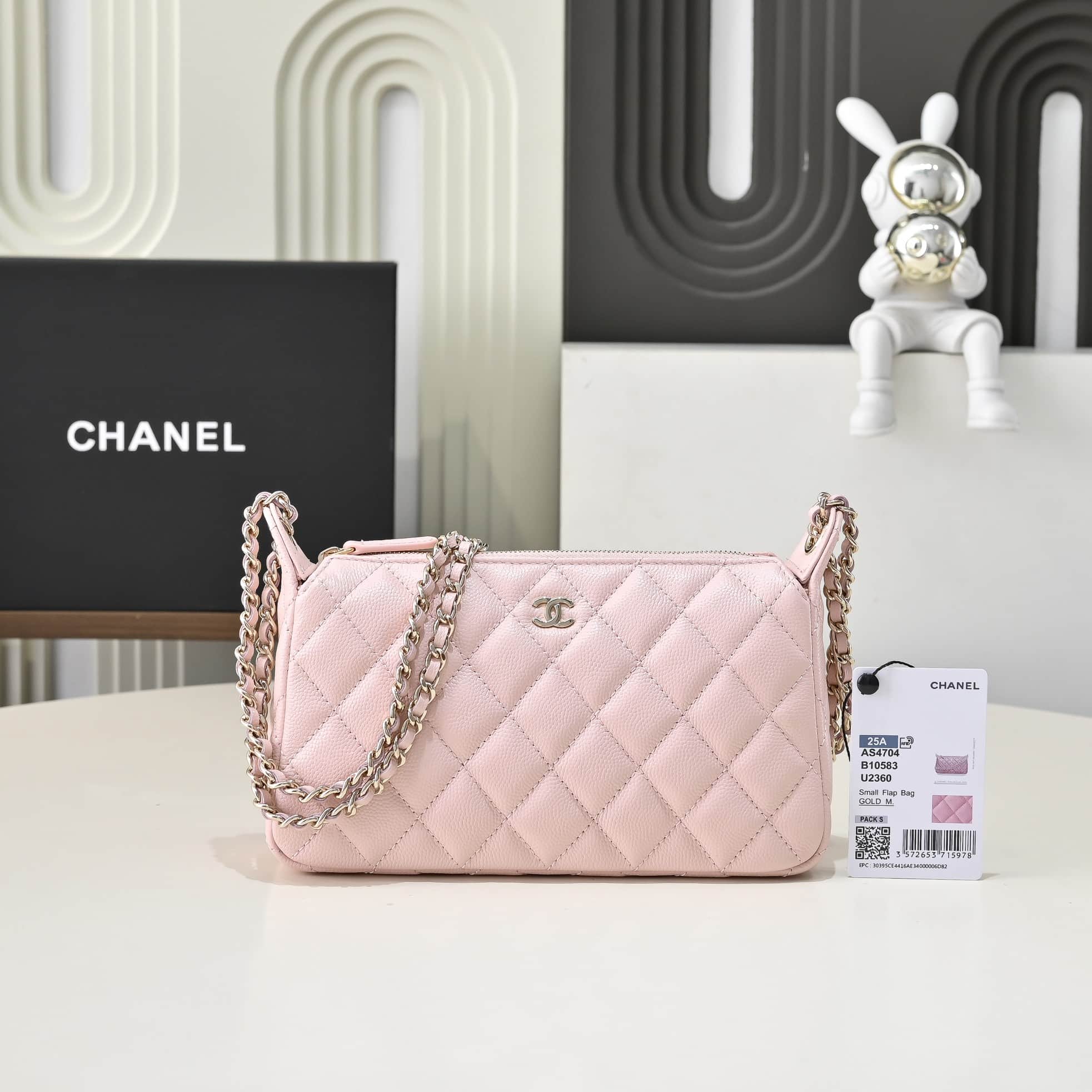 Chanel WOC Grained Shiny Calfskin LB22649 (2)