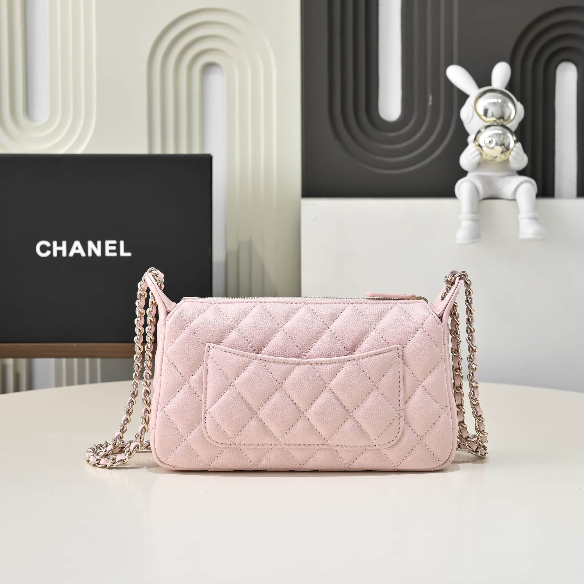 Chanel WOC Grained Shiny Calfskin LB22649 (3)