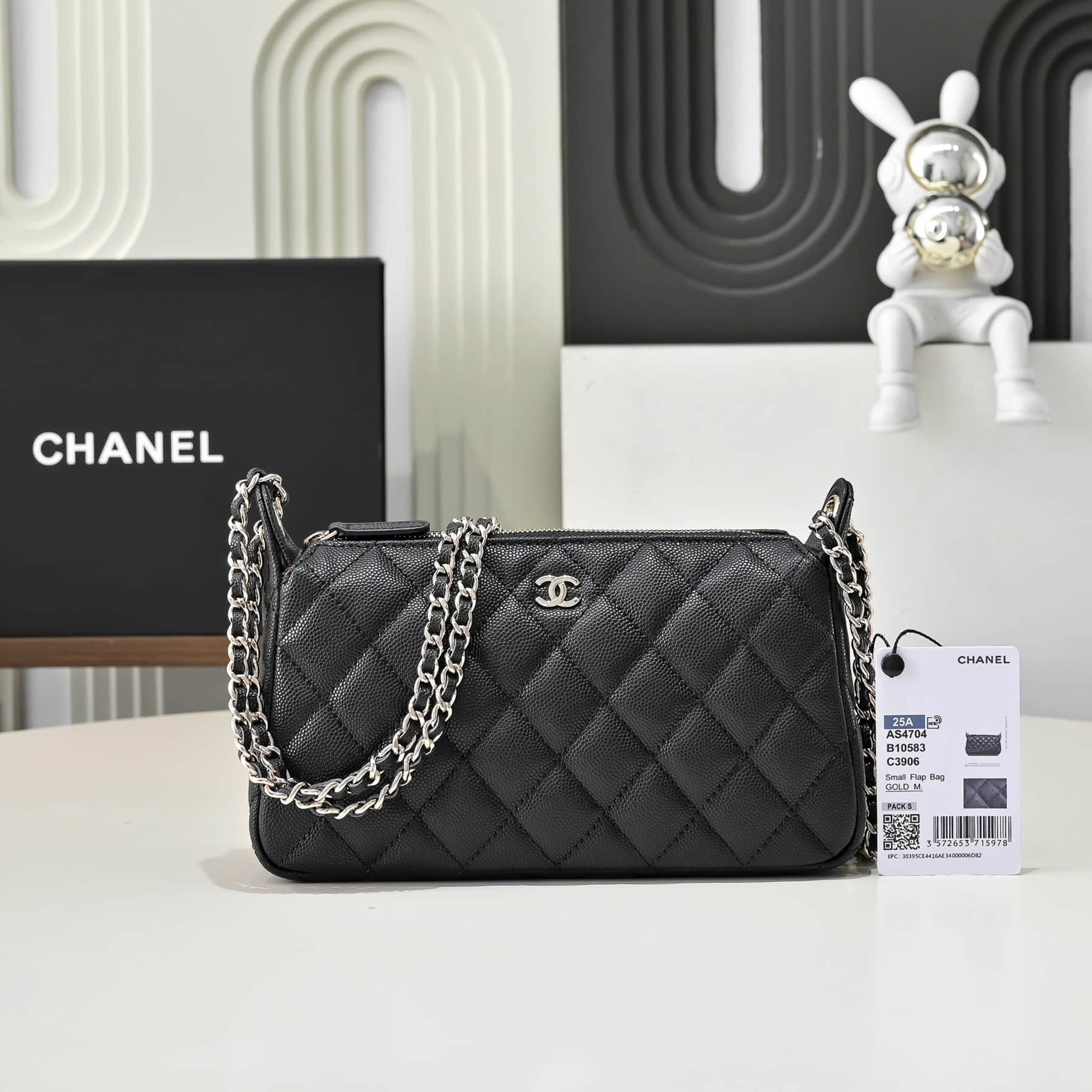 Chanel WOC Grained Shiny Calfskin LB22650 (1)