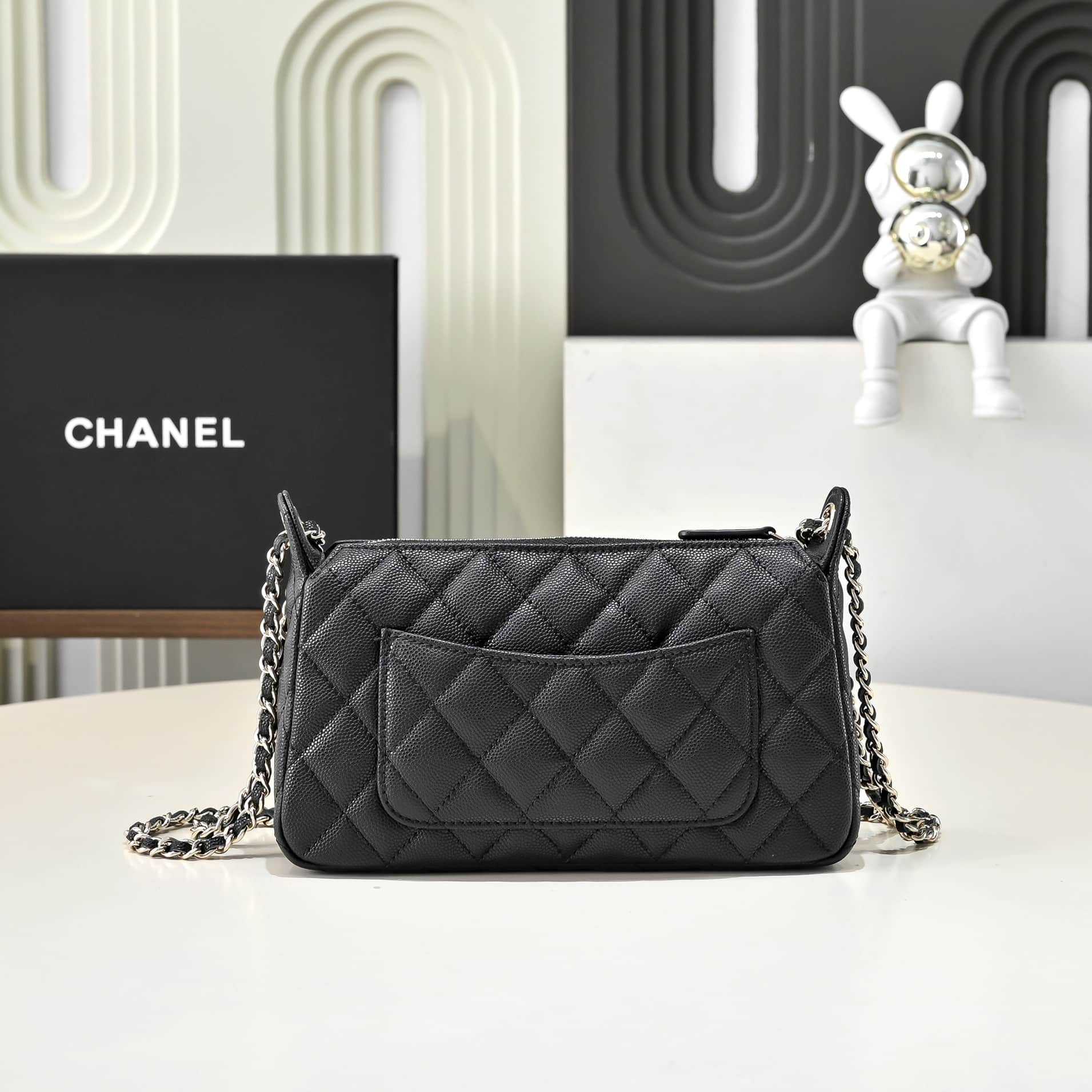 Chanel WOC Grained Shiny Calfskin LB22650 (2)