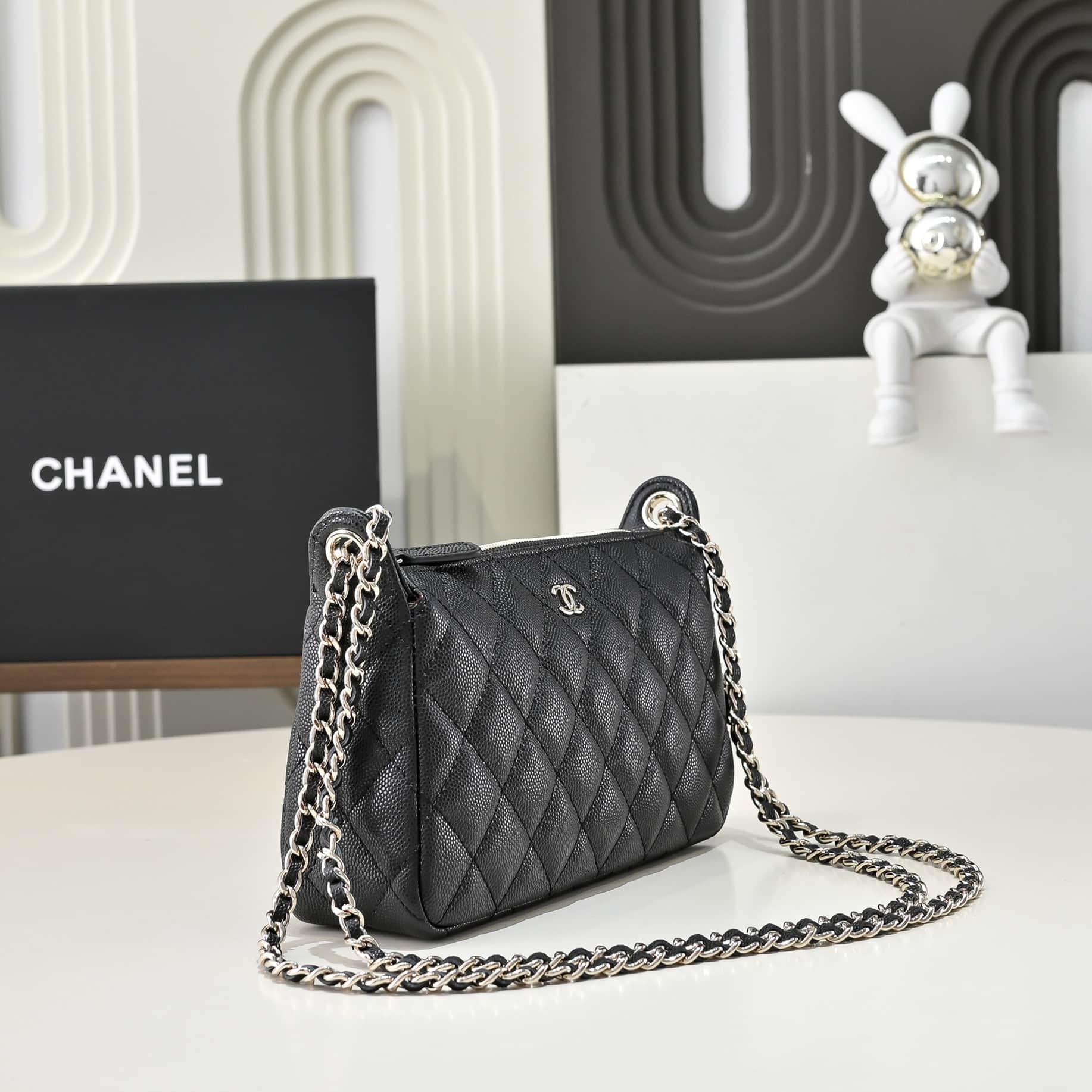 Chanel WOC Grained Shiny Calfskin LB22650 (3)