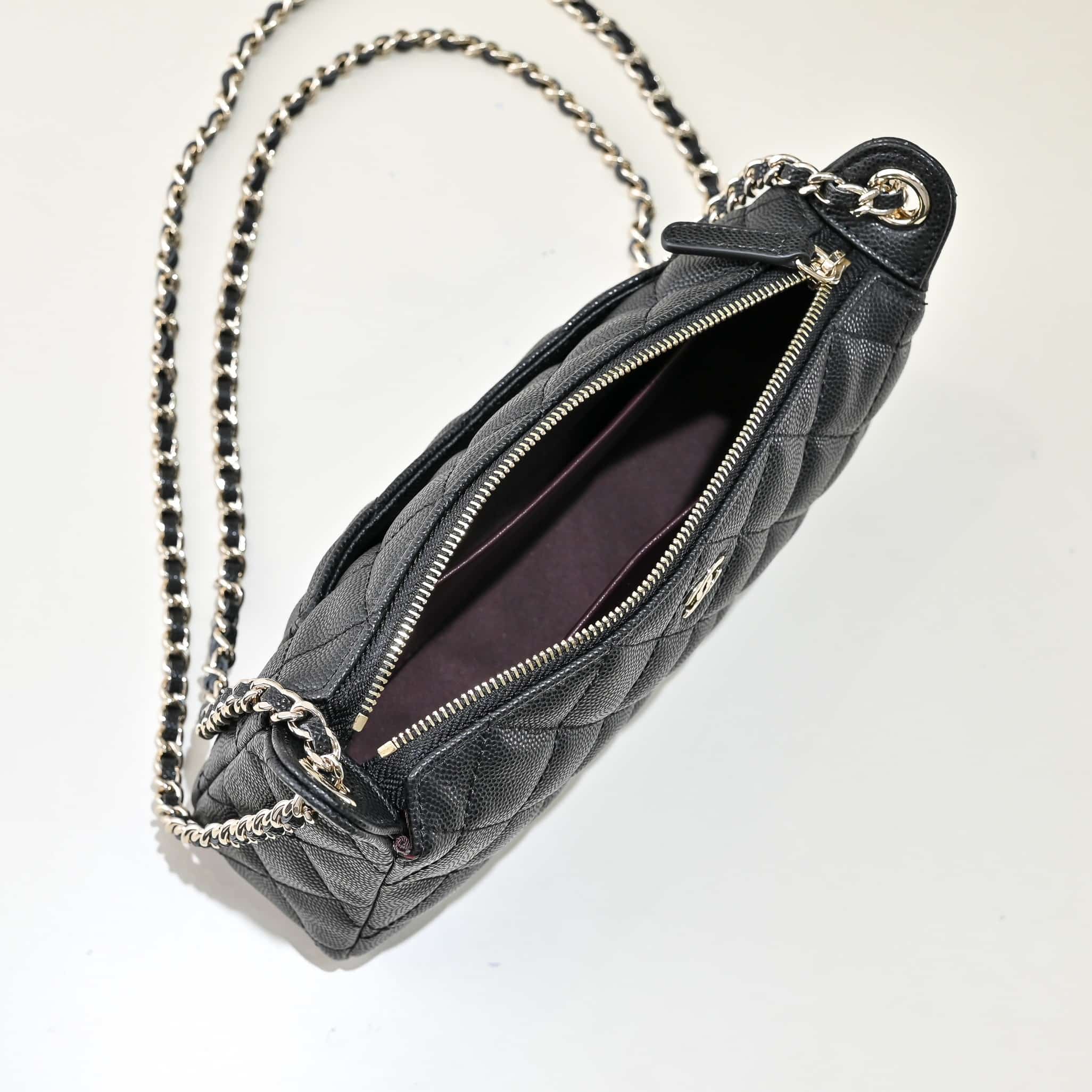 Chanel WOC Grained Shiny Calfskin LB22650 (5)