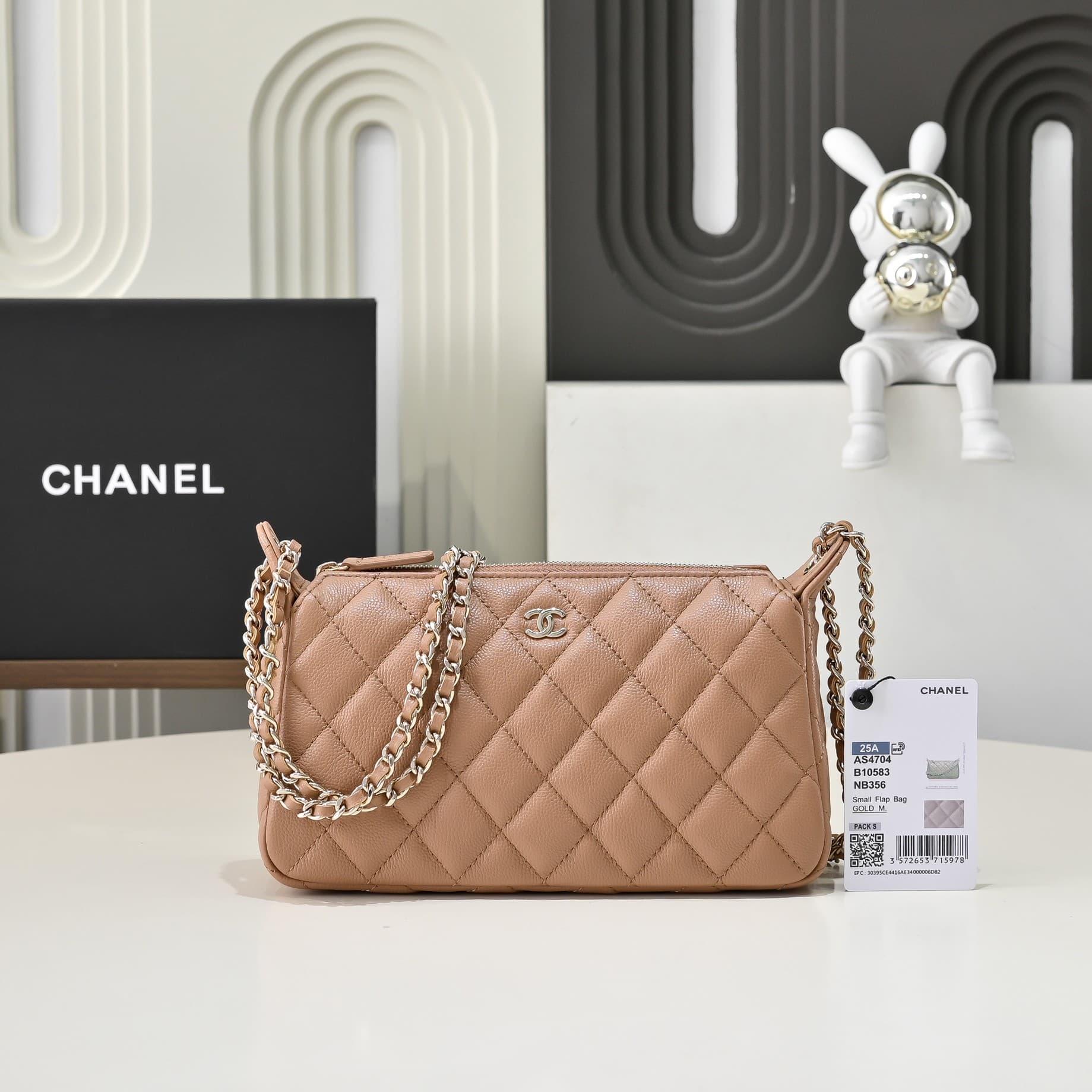 Chanel WOC Grained Shiny Calfskin LB22651 (1)