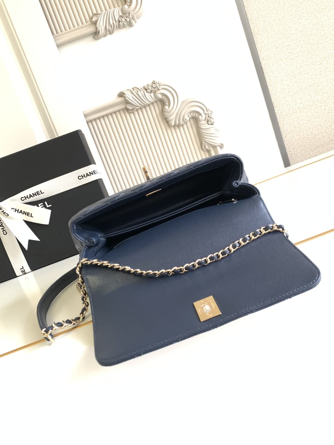 Coco FLAP BAG Grained Calfskin LB16679 (5)