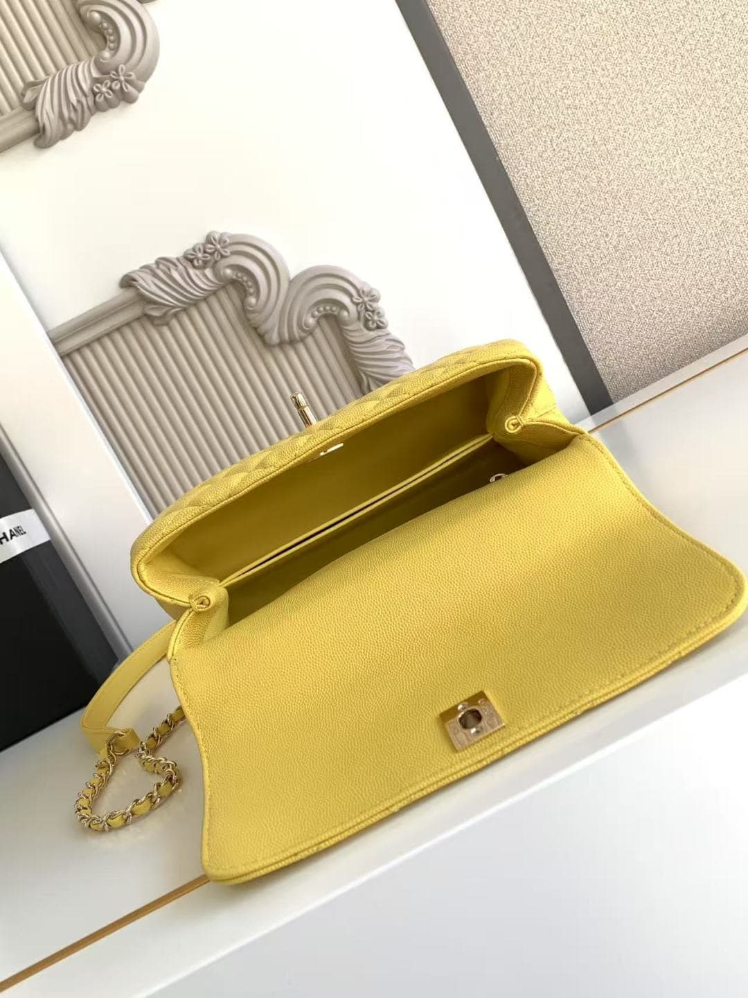 Coco FLAP BAG Grained Calfskin LB16681 (5)