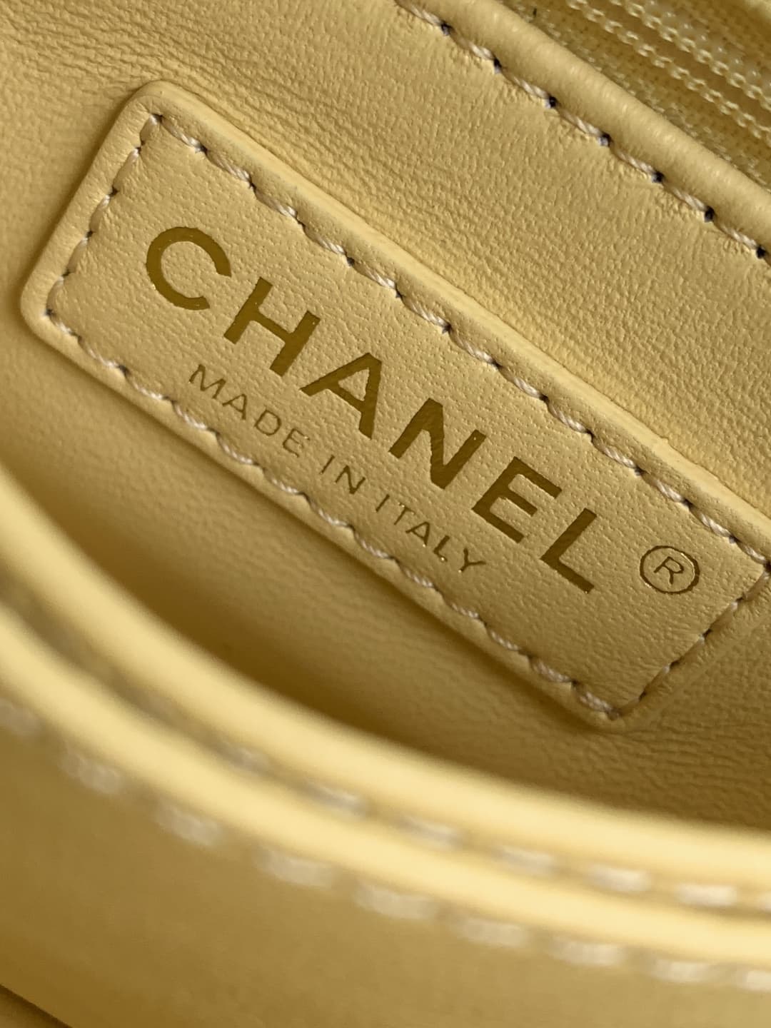 Coco MINI FLAP BAG Grained Calfskin LB16984 (6)