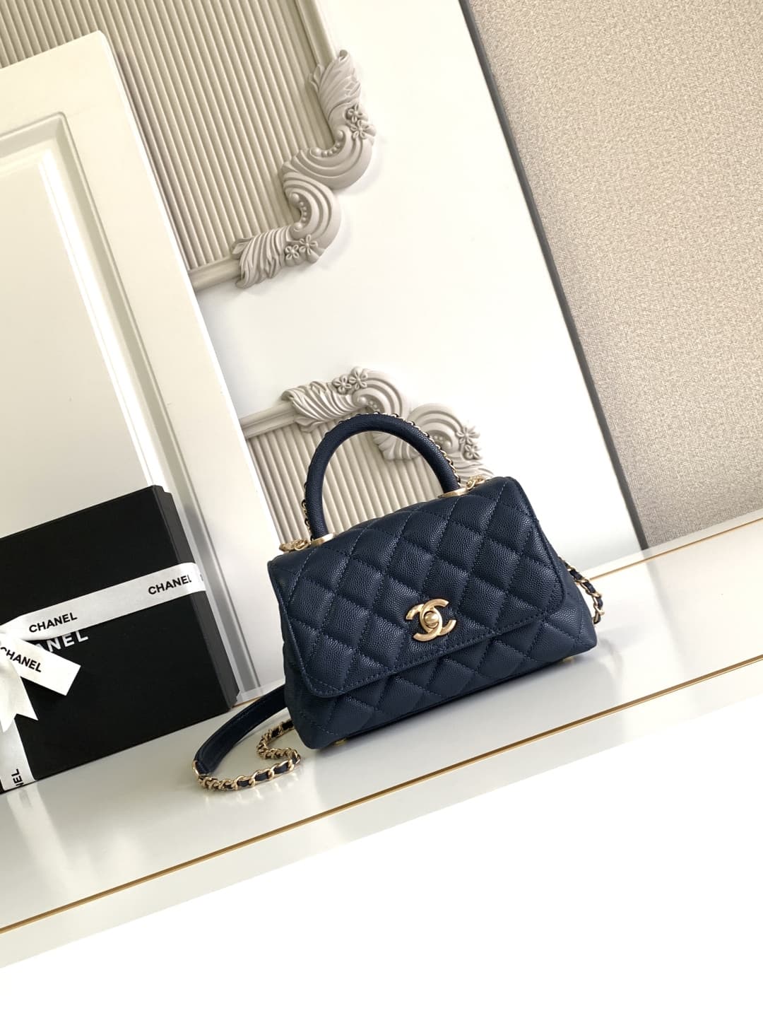 Coco MINI FLAP BAG Grained Calfskin LB16985 (2)