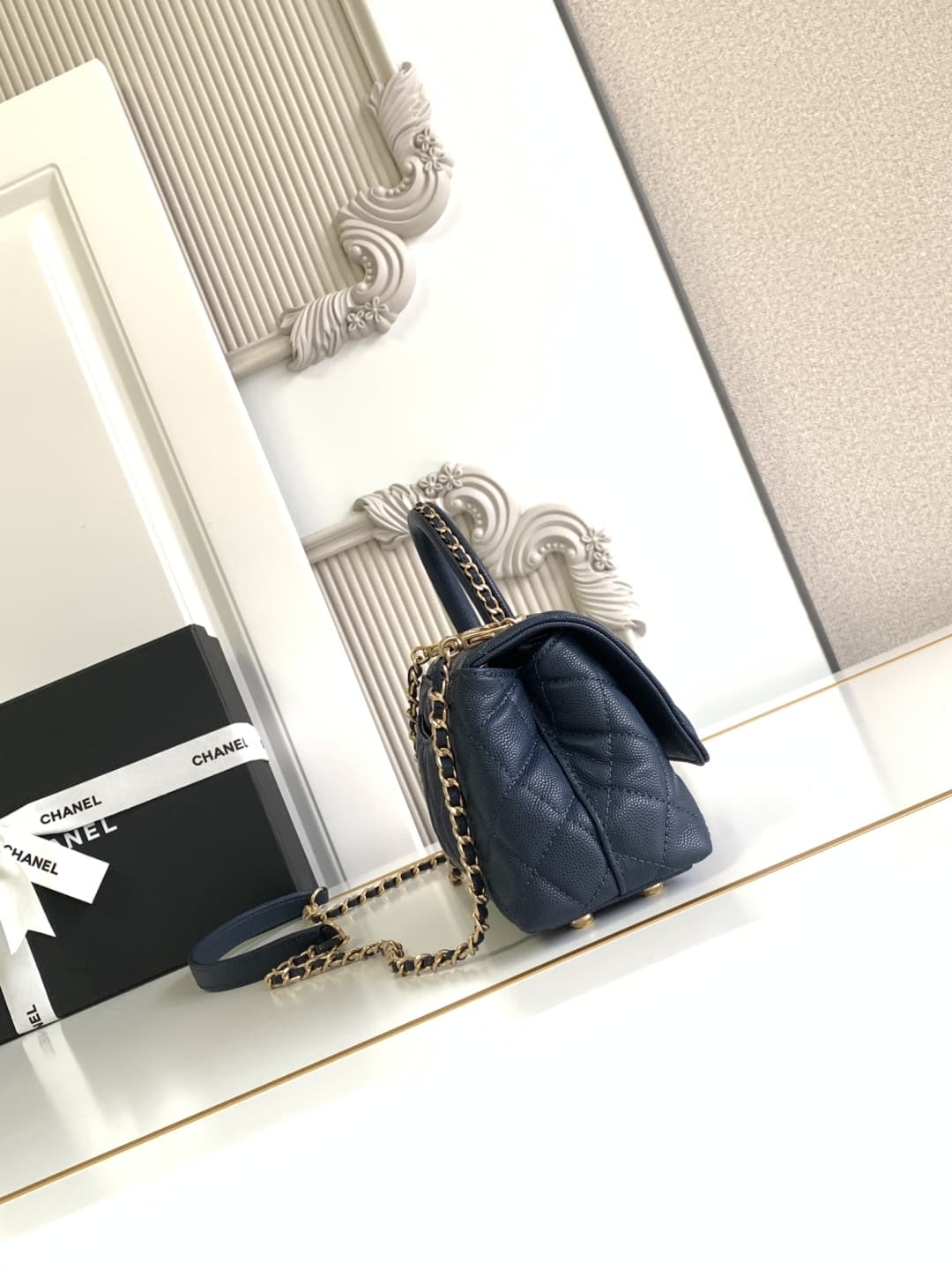 Coco MINI FLAP BAG Grained Calfskin LB16985 (4)