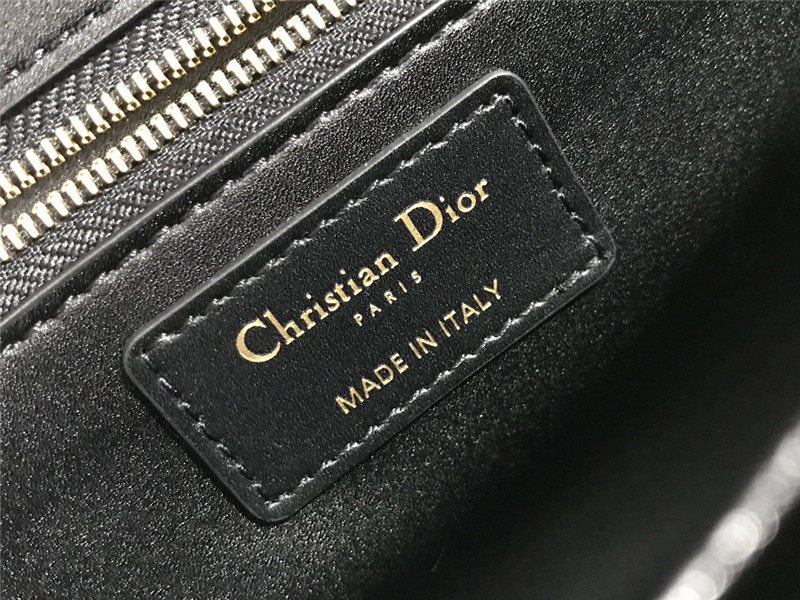 30 Montaigne Bag Calfskin LB3343 (5)