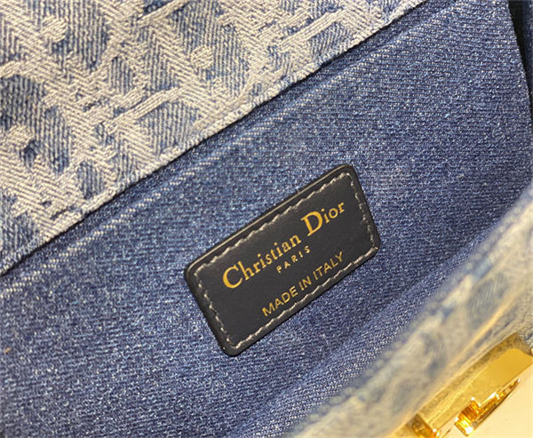 30 Montaigne EAST-WEST Bag Oblique Jacquard Denim LB14577 (6)