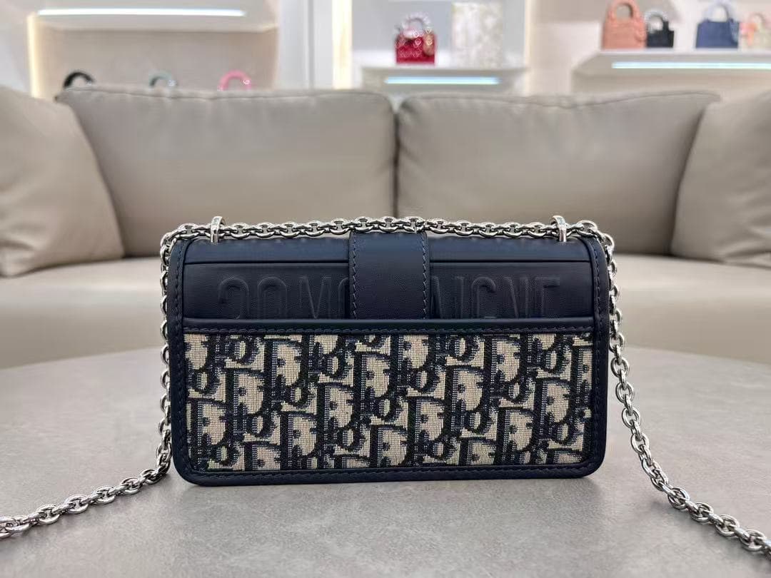 30 Montaigne EAST-WEST Bag Oblique Jacquard Denim LB6507 (2)