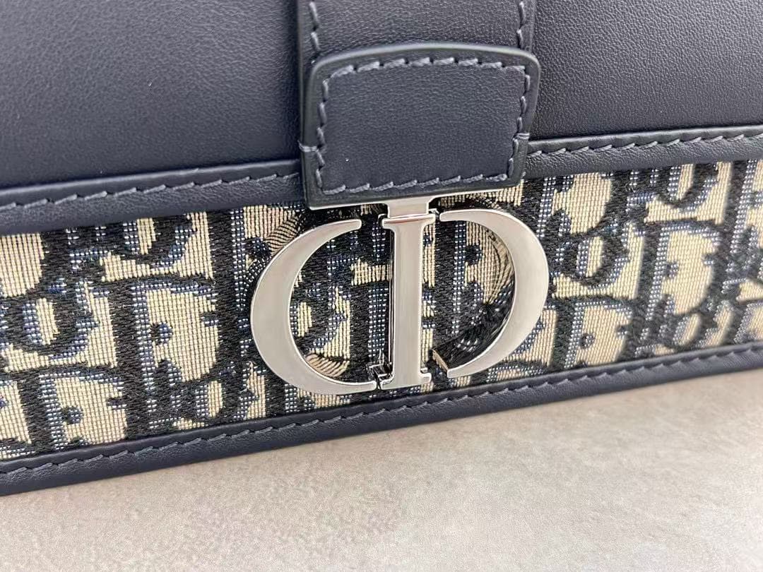 30 Montaigne EAST-WEST Bag Oblique Jacquard Denim LB6507 (5)