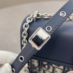 30 Montaigne EAST-WEST Bag Oblique Jacquard Denim LB6507 (6)