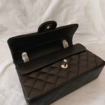 Chanel CLASSIC HANDBAG Lambskin LB22683 (4)
