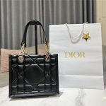 DIOR ESSENTIAL TOTE Archicannage Calfskin LB11824 (1)
