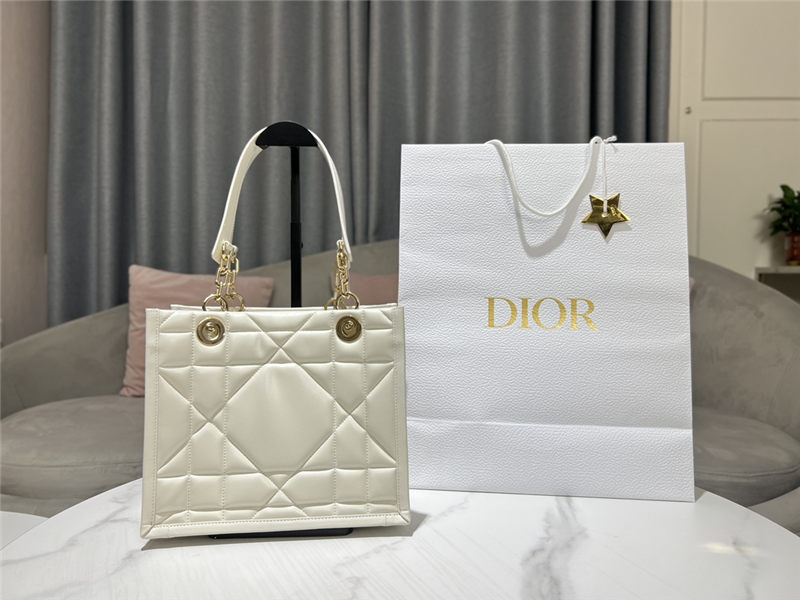 DIOR ESSENTIAL TOTE Archicannage Calfskin LB11825 (1)