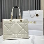 DIOR ESSENTIAL TOTE Archicannage Calfskin LB11826 (1)