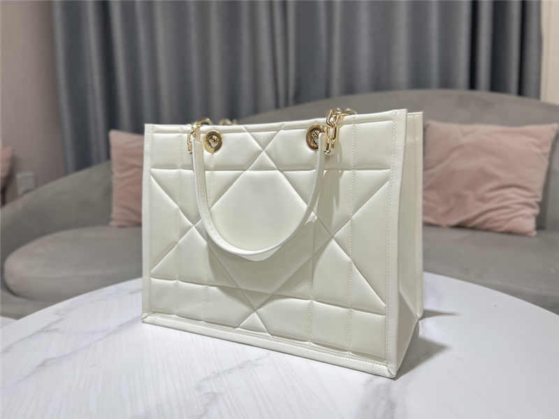 DIOR ESSENTIAL TOTE Archicannage Calfskin LB11826 (2)