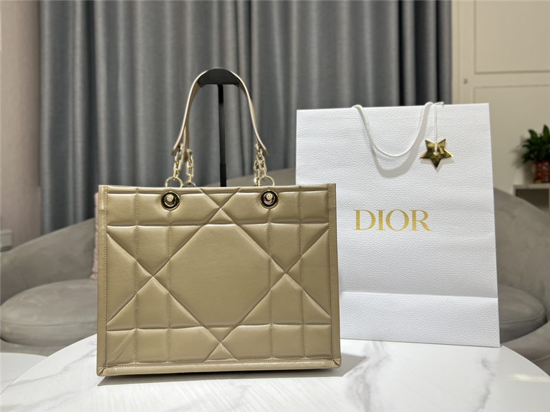 DIOR ESSENTIAL TOTE Archicannage Calfskin LB11827 (1)