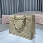 DIOR ESSENTIAL TOTE Archicannage Calfskin LB11827 (2)